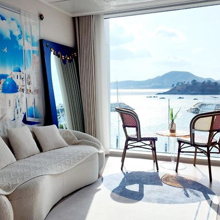 The Castle Ocean Suite Yeosu Extérieur photo
